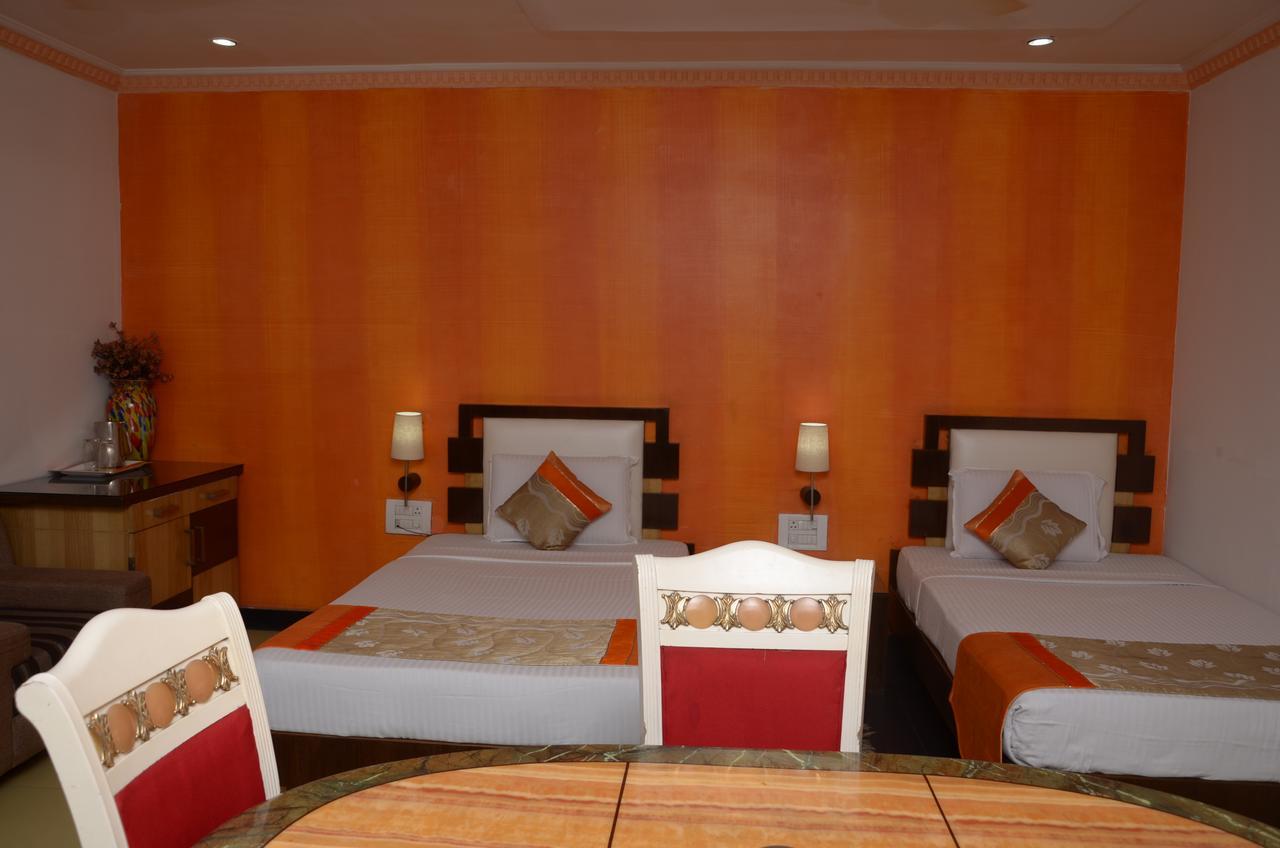 Hotel Rahul Deluxe นาคปุระ ภายนอก รูปภาพ
