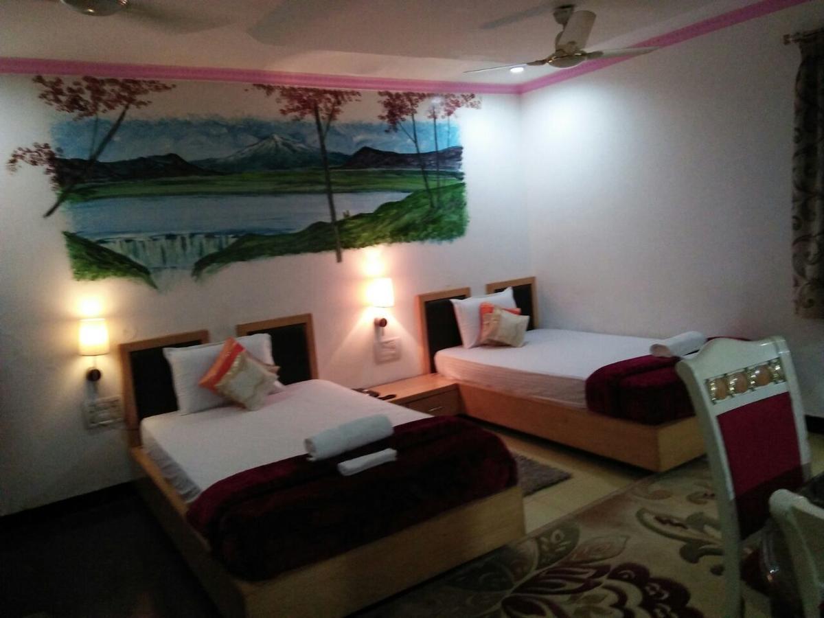 Hotel Rahul Deluxe นาคปุระ ภายนอก รูปภาพ